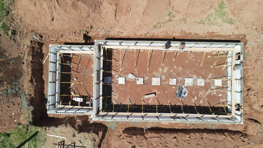 The continuous concrete core and the ICF foam panels ensure airtightness, making Element ICF walls highly efficient in controlling air leakage. This airtight assembly is a key feature of Element ICF, as air leakage is more critical to control than vapor diffusion in building science.